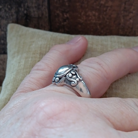 Silver Ring - Picture 9 of 12